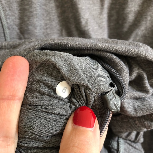 Lululemon Pace Pusher Half Zip Pullover in Heather Gray Size 8 - Picture 9 of 9